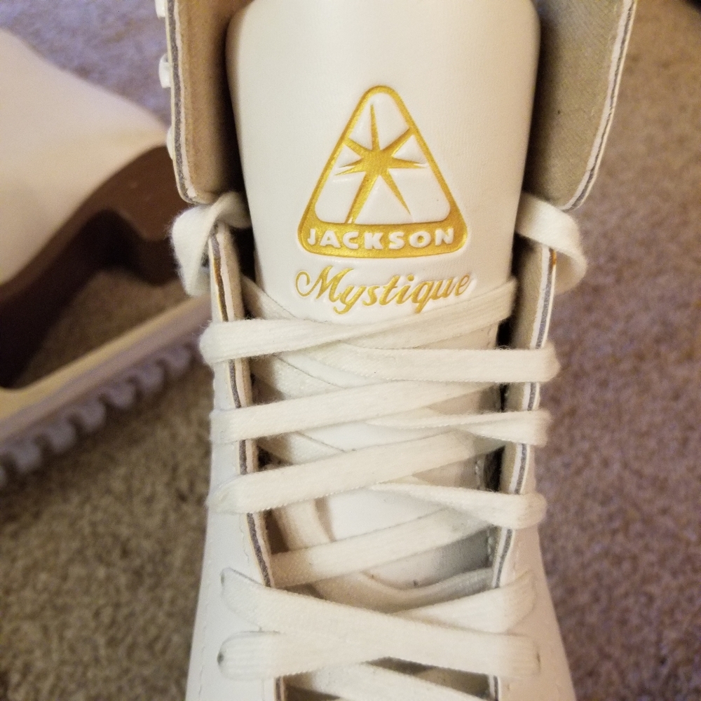 White leather figure skates, Jackson Mystique, sz6 - Picture 2 of 5